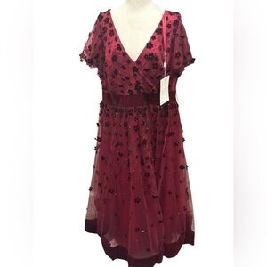 Mac Duggal Burgundy Midi Floral Applique Dress in size 16